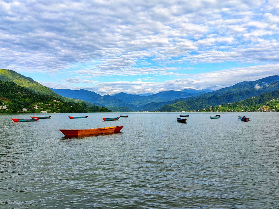 फेवा किनारमा आगलागी हुँदा पाँच रेष्टुरेण्ट जलेर नष्ट